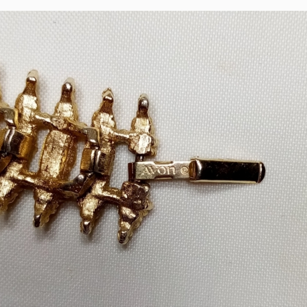Avon Gold Tone Starflower Link Textured 7" Bracelet - Picture 2 of 7